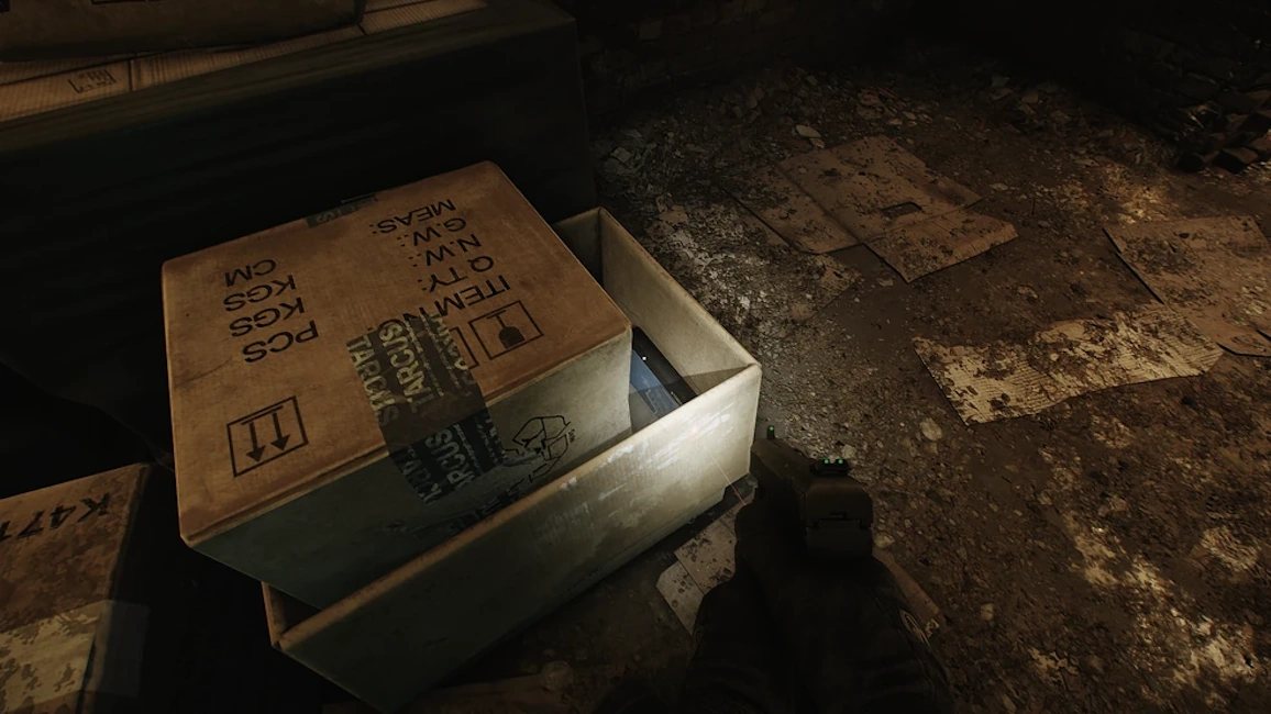 Corpse Key Box document spawn screenshot on The Labyrinth