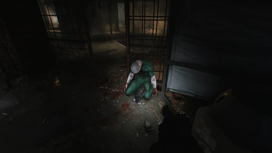 Dead Worker 3 document spawn screenshot on The Labyrinth